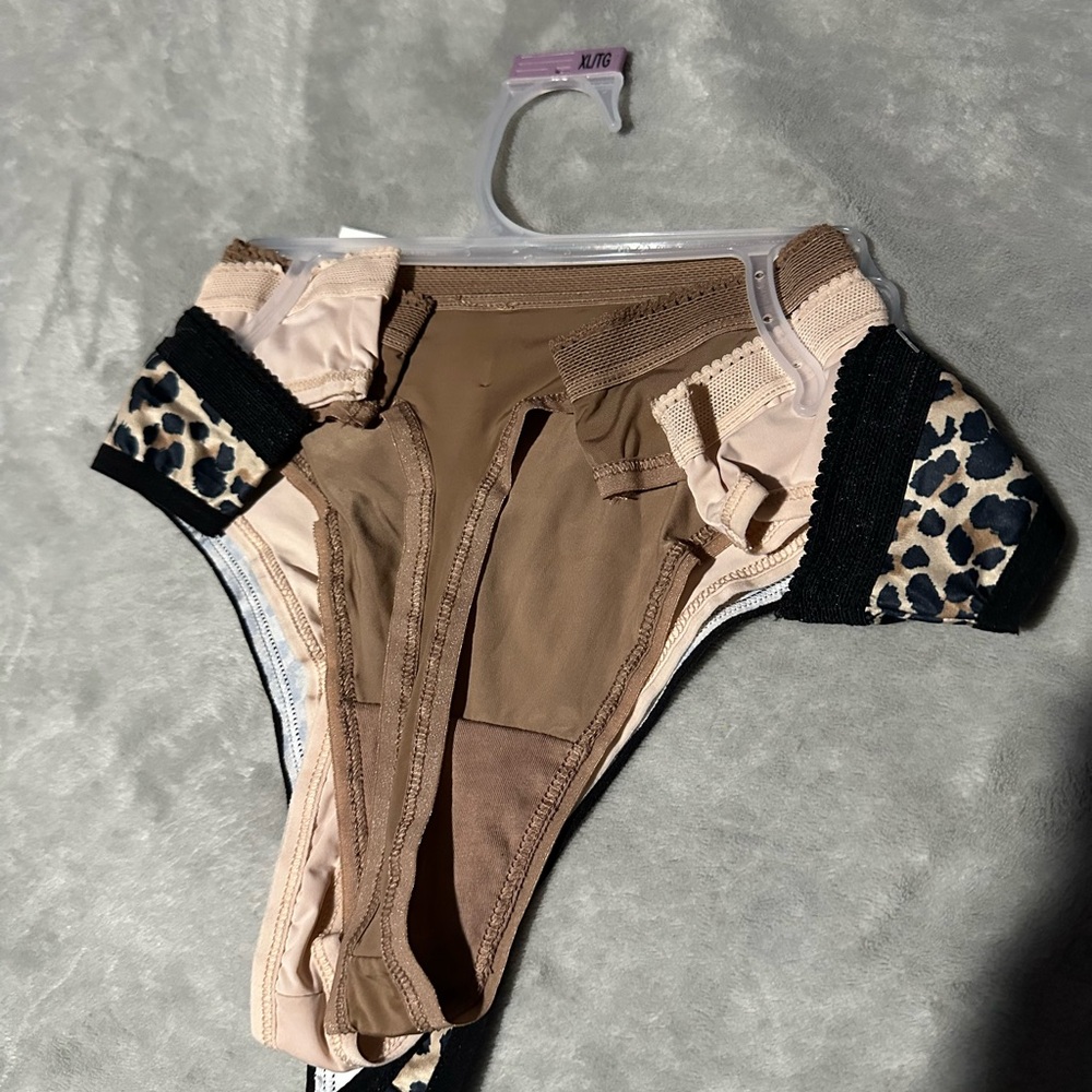 George Leopard Print Thong Set - Picture 3 of 3